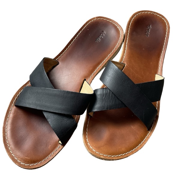 OluKai Shoes - OluKai Keʻa (Kea) black leather slides - Size 9